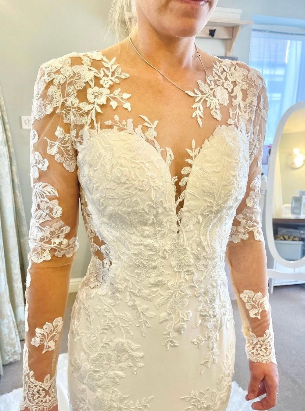 adding long sleeves to a wedding dress Exploring the Pros and Cons of Long Sleeve Wedding Dresses